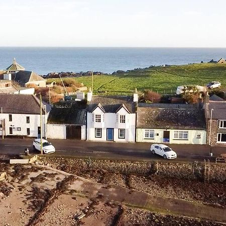 3 Bedroom Townhouse Right On The Harbour Isle of Whithorn Exterior foto